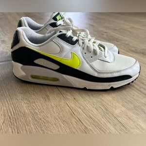 Men’s Nike Air Max 90; white/hot lime/black; Size 11